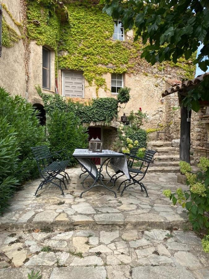Domaine Le Petit Hameau Aparthotel Cotignac Exterior foto