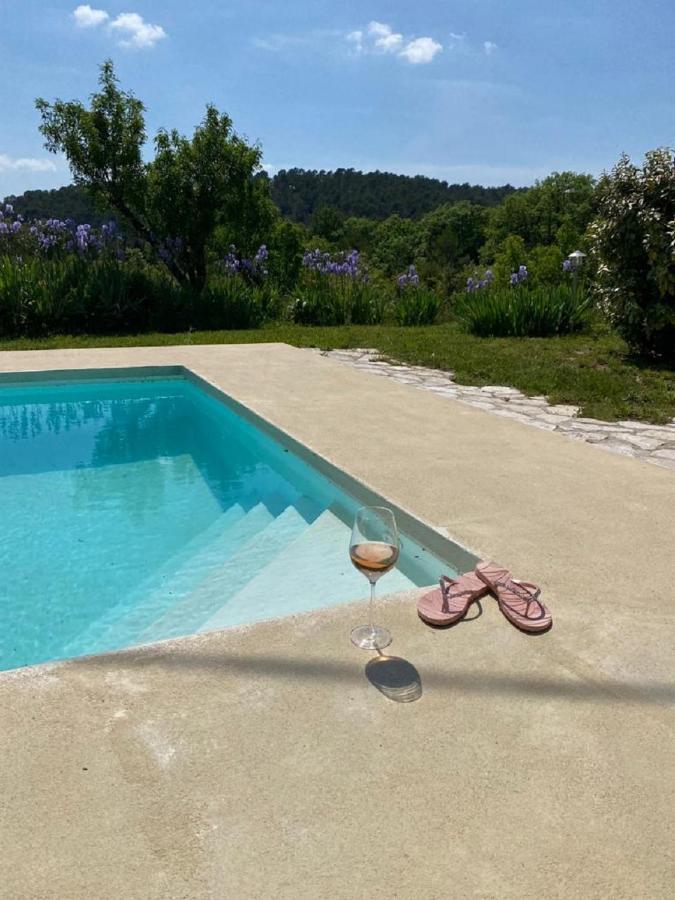 Domaine Le Petit Hameau Aparthotel Cotignac Exterior foto
